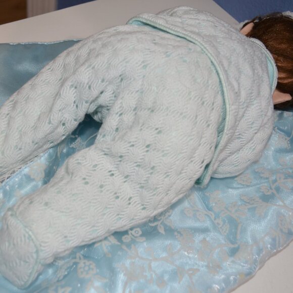 Baby Doll from Ashton Drake Galleries, "Rachel Visits Relatives", Rare - NEW - Picture 9 of 12